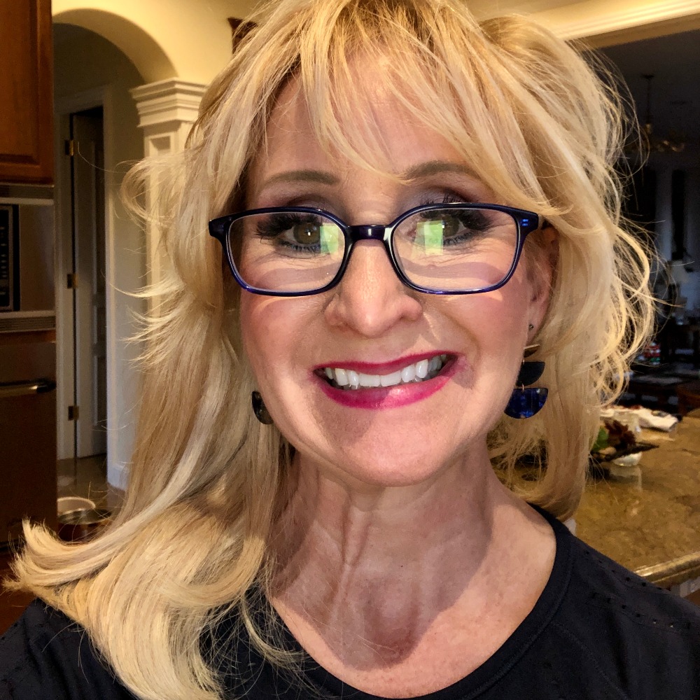 Meet your Posher, Julie